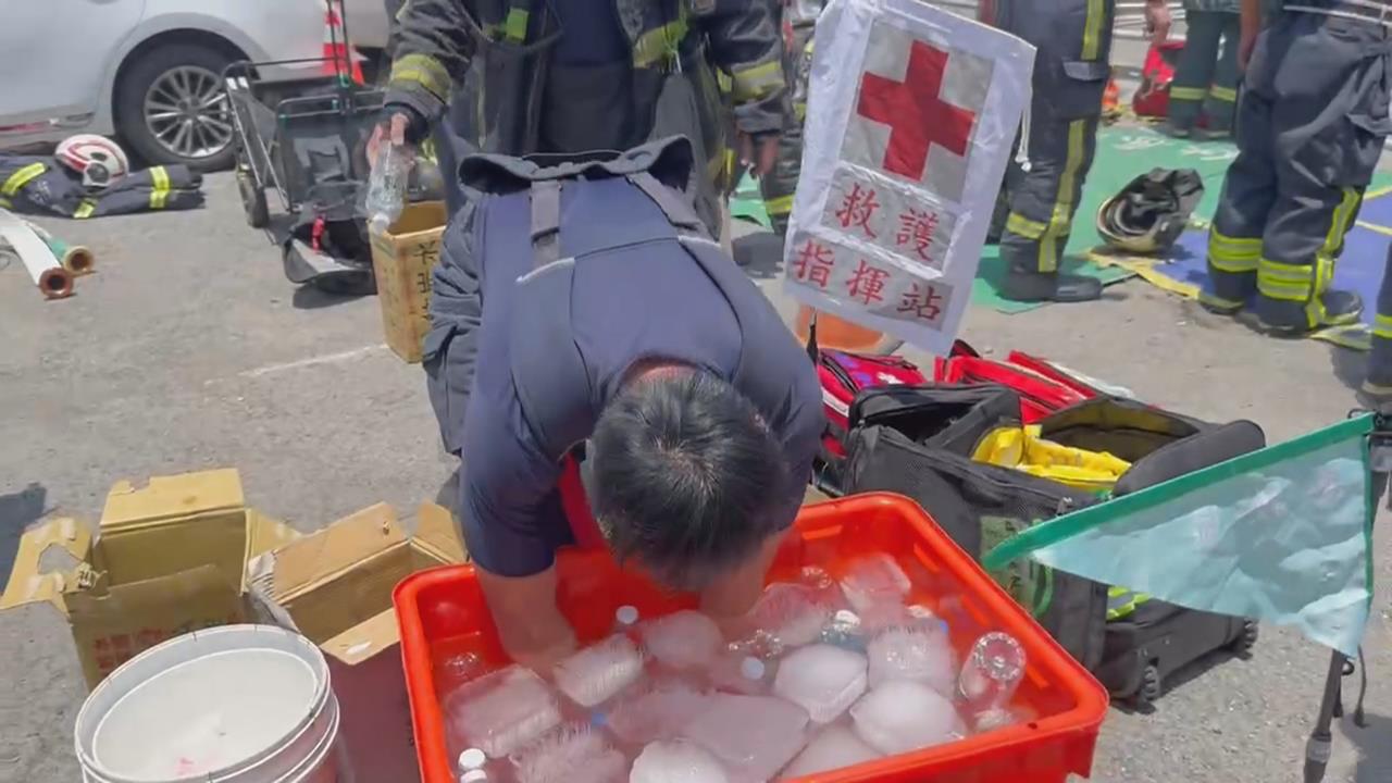 火勢迅速延燒!透天厝神明廳電線走火 釀嚴重火警所幸無人傷亡