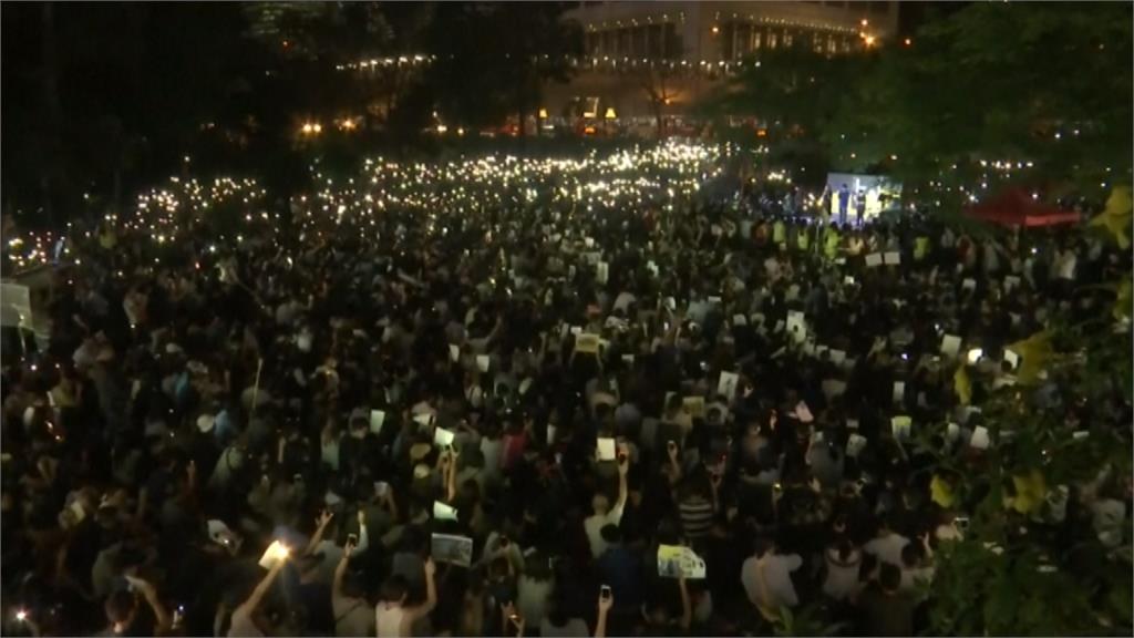 夜線／禁蒙面法生效後首場合法集會 港人盼美通過「香港人權與民主法案」