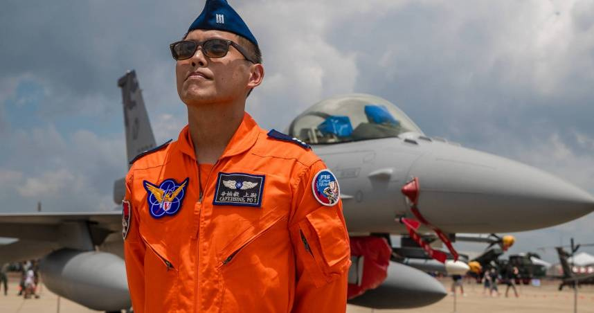 飛官辛柏毅失聯逾2月！竟有假帳號冒名打卡「在太平洋」　妻心碎發聲