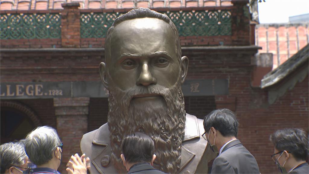 馬偕來台宣教150週年　紀念銅像落成揭幕
