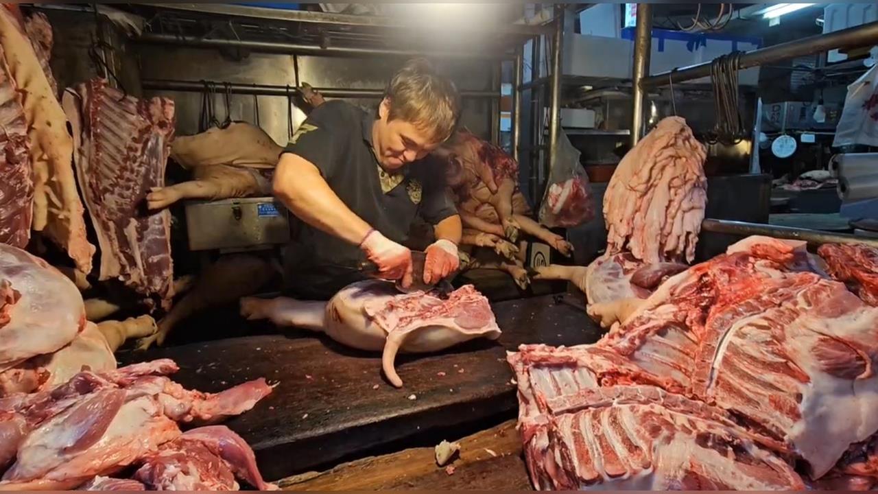 快新聞／溫體豬回歸！基隆攤商叫足豬量　怕民眾搶購忙備貨