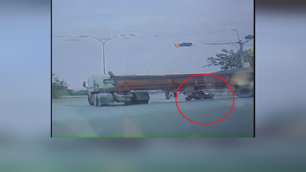 驚險畫面!女騎士綠燈剛起步 險遭右轉砂石車「壓平」