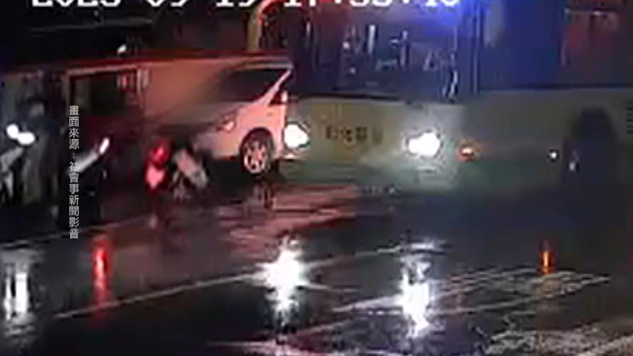 彰化女學生下車慘遭機車撞倒！　公車「過站停」惹議　業者回應了