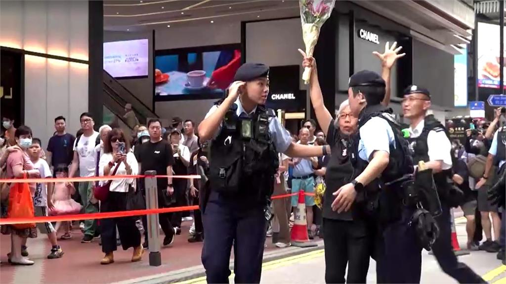 <em>六四</em>天安門事件34周年 港警逮捕超過20人