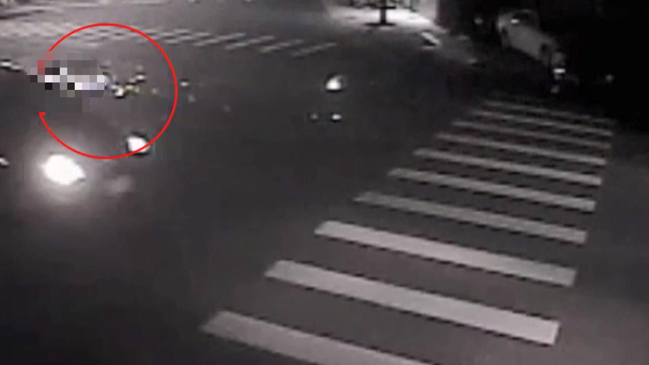 台中死亡車禍！車行老闆橫越馬路遭撞飛亡　身分曝光　竟是台版「豆豆先生」