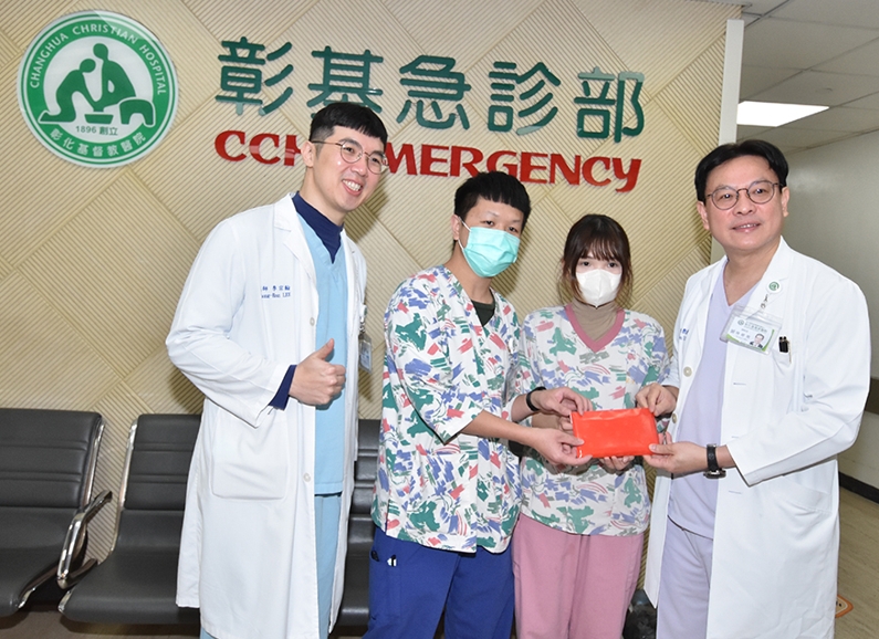 快新聞／台中氣爆「秒衝下樓協助急救」　護理師情侶今獲院方10萬元獎勵