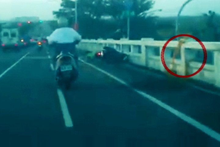 台南觀海橋旁拉封鎖線  騎士遭絆倒
