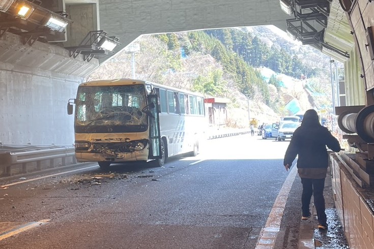 快新聞／日本富士山2觀光巴士追撞！　車上多名台灣人受傷