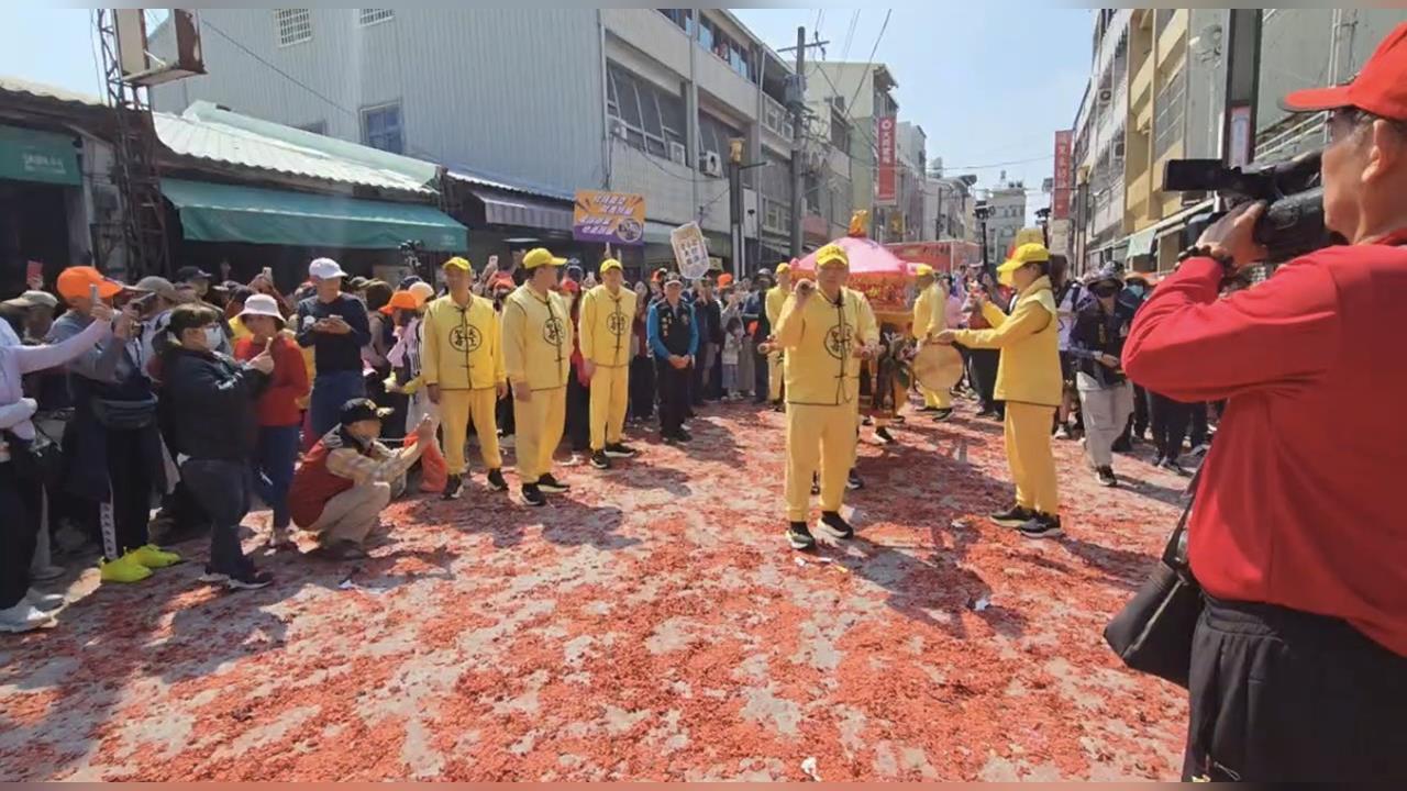 里港玉賢宮入火安座遶境　白沙屯媽共襄盛舉湧信眾