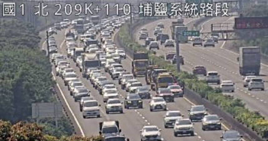 國1收假大塞車！86分鐘連3撞　12車受害2人受傷
