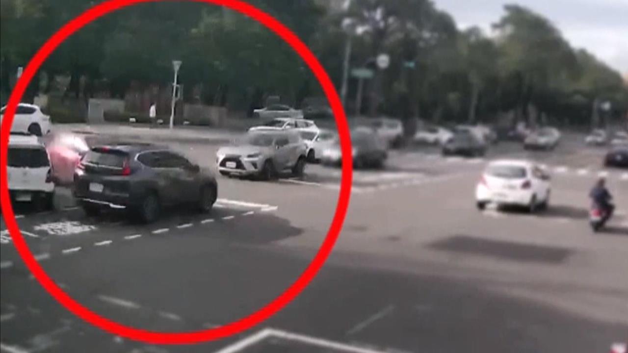 闖紅燈連撞3車3人無辜受傷　駕駛毒品快篩陽性被捕