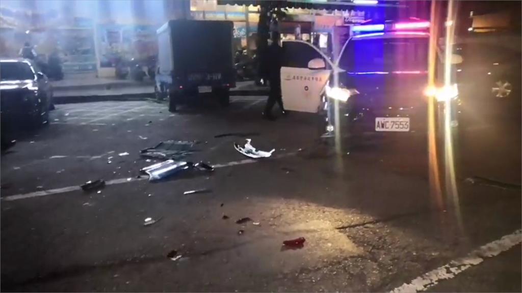 高雄警方連開22槍逮人！駕駛拒檢三度倒車撞警車逃逸