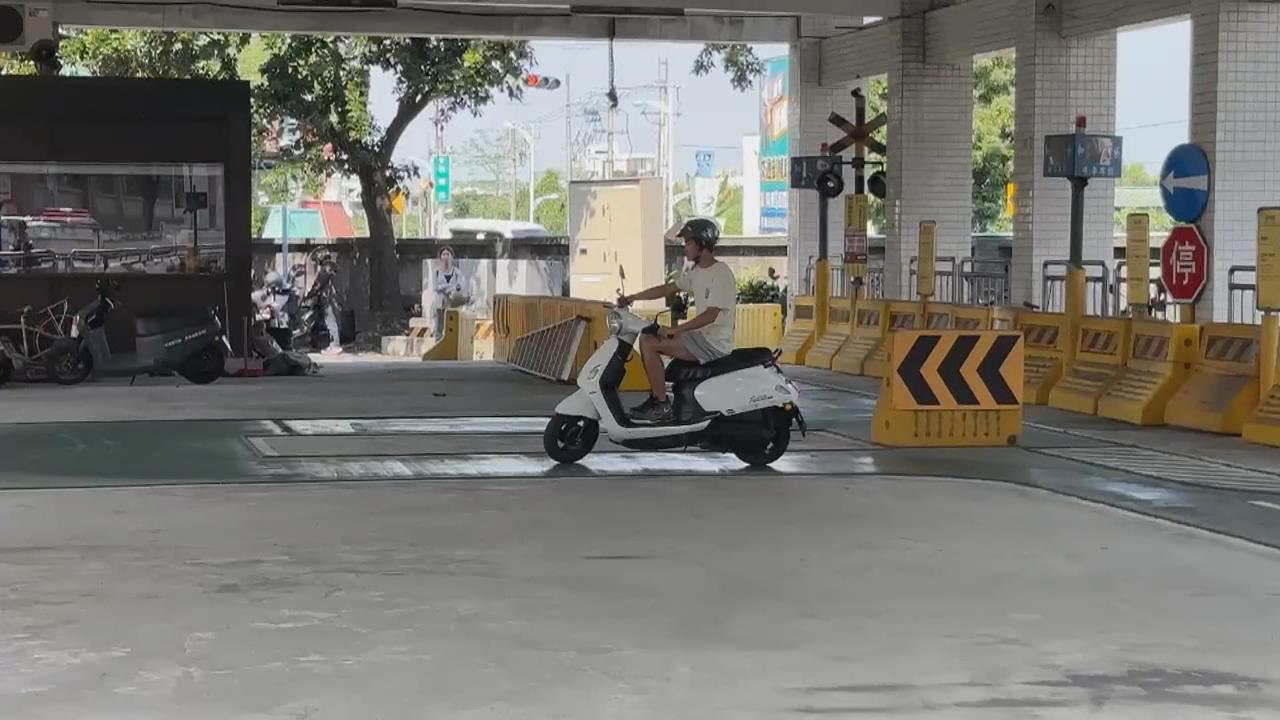 考機車駕照像演唱會搶票？　屏東考生搶破頭