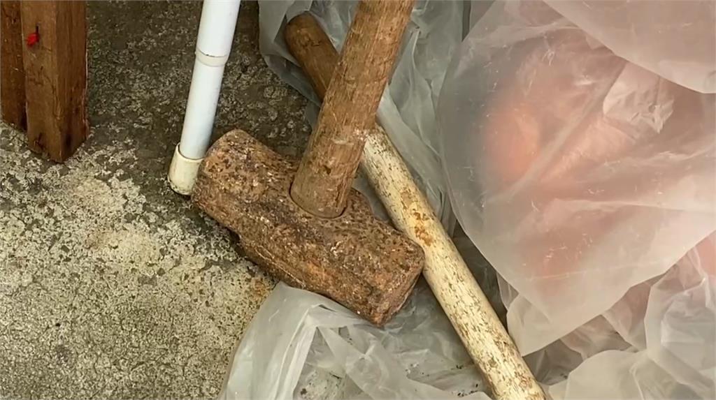 疑為亡弟討公道持長槌闖民宅！　男欲找屋主理論砸壞門鎖