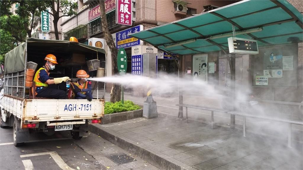 快新聞／中和、板橋疫情升溫！ 新北環保局提醒：民眾倒垃圾務必戴好口罩