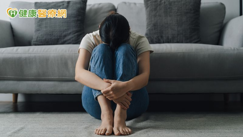 覺得自己比別人差？專家：因為你太清楚自己的缺點了
