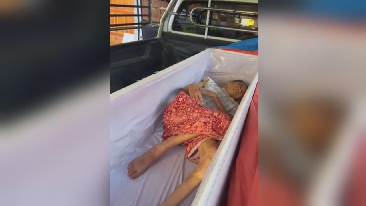 差點被火化！　泰國65歲阿嬤「突然復活」　棺材內敲打求救