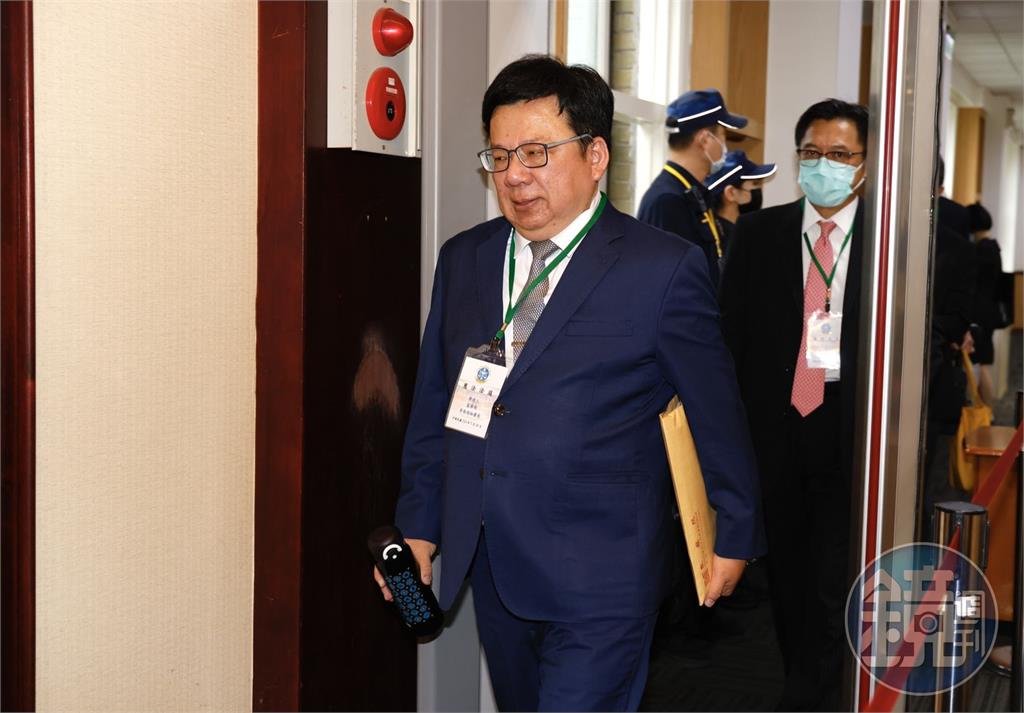 已准辭！李俊俋「濫用公務車接送寵物」惹議　總統令公告：6月2日起免職