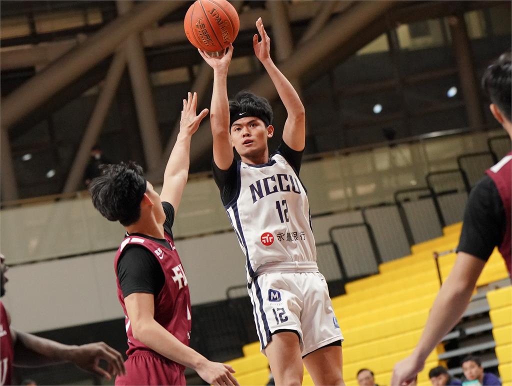 UBA(影)／政大打破輔大不敗之身！跨季31連勝　雄鷹朝5連霸邁進