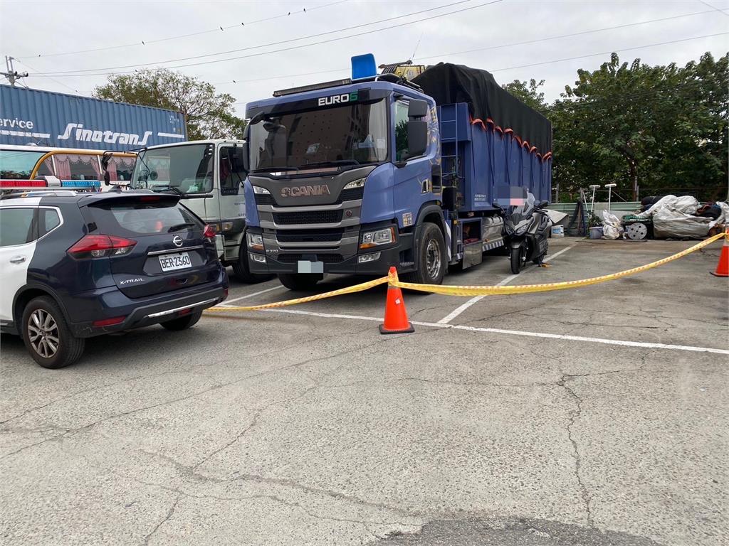 快新聞／台中男修車忘拉手煞車「倒退嚕」　員工上班驚見老闆遭大貨車輾斃