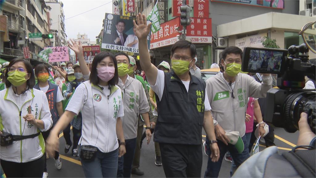 侯家軍買公車廣告酸「台中人不要新北人也不要」　林佳龍嗆：負面選舉！侯友宜約束一下