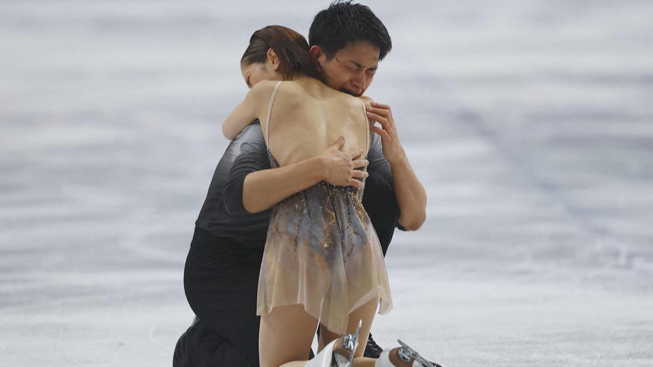 日本雙人花滑金牌搭檔「璃來龍」　引退記者會落淚告白：已無遺憾