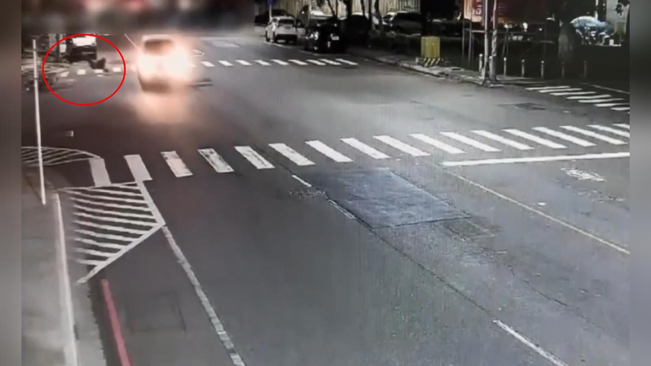 又是毒駕惹禍！通緝犯高速連撞騎士.轎車　共釀3人傷