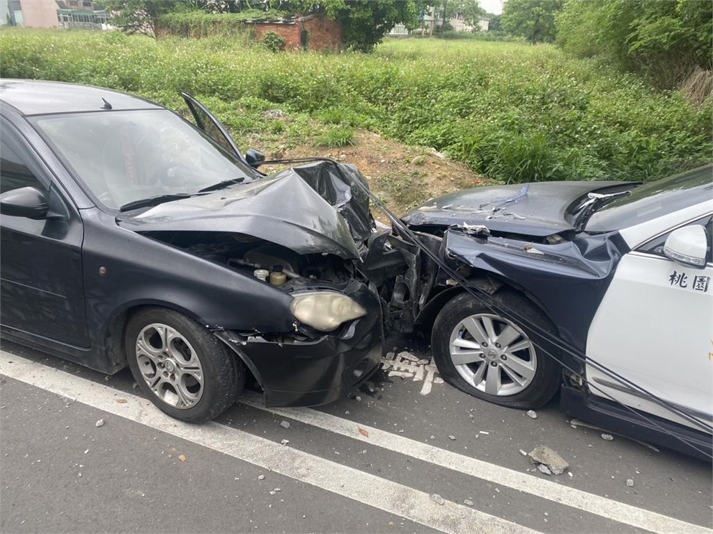 男駕車派出所前失控撞電線桿　女乘客通緝身分曝