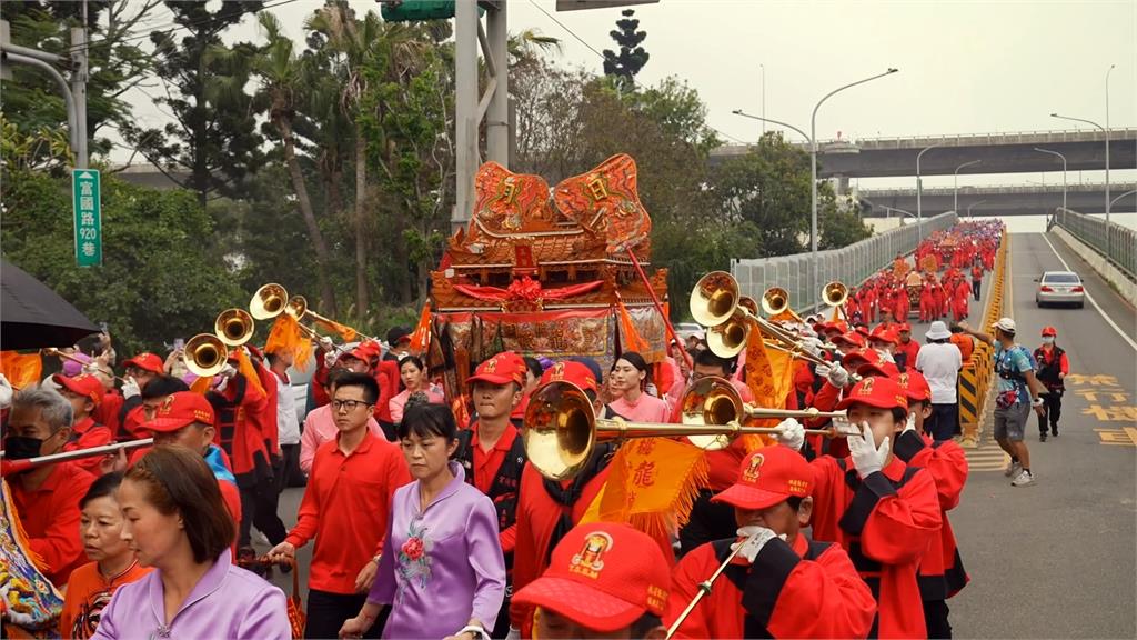 龍德宮遶境起駕回鑾！　台中中社花市信眾熱情接駕
