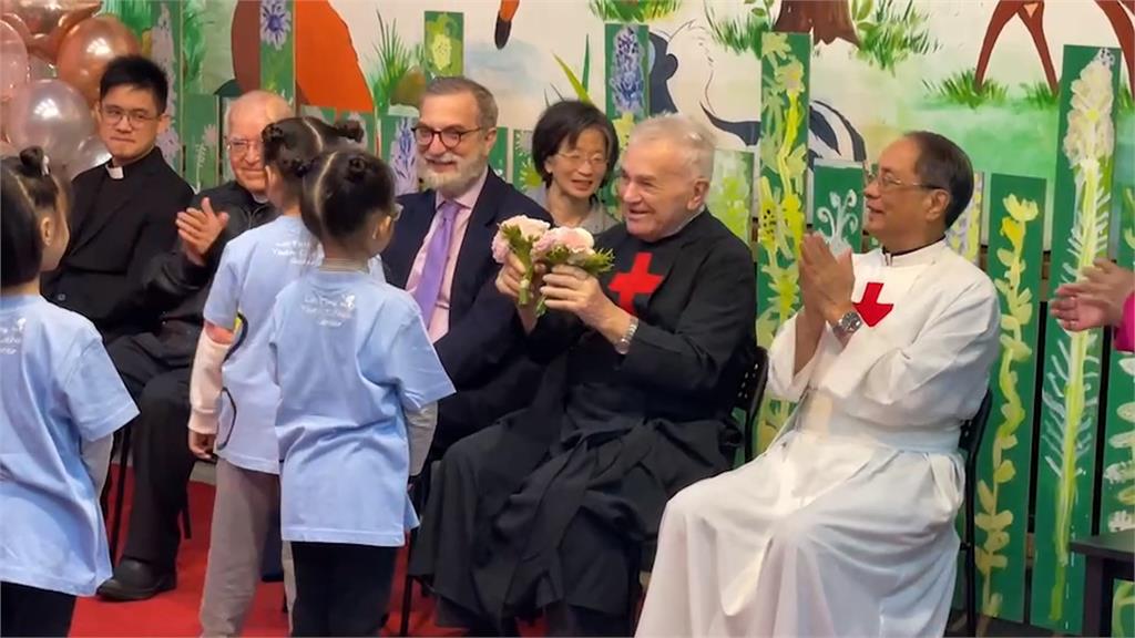 創「蘭陽舞蹈團」深耕宜蘭 神父秘克琳獲頒"義大利之星"爵士勳章