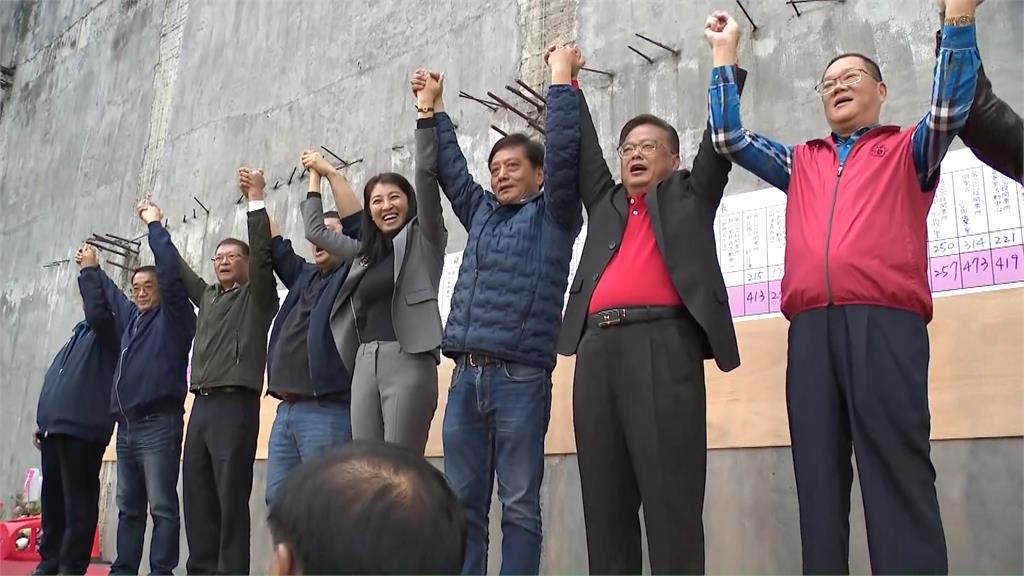 草屯鎮長補選藍綠對決　藍營簡賜勝成功出線