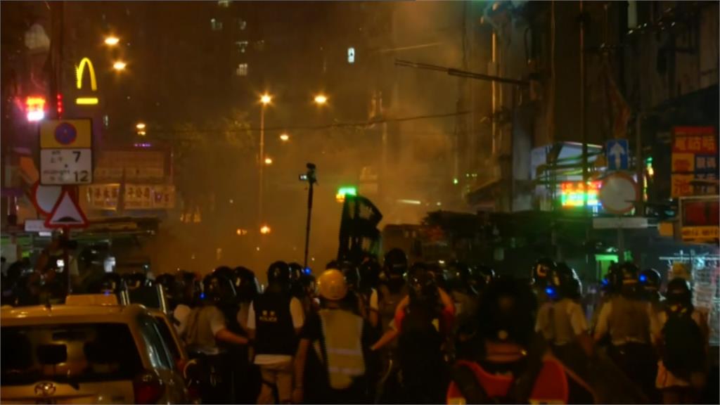 反送中／香港發起盂蘭盆節警署外燒衣 防暴警施放催淚彈