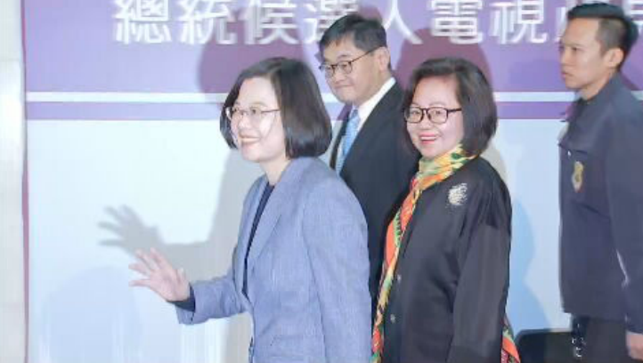 快新聞／首場總統政見會三組人馬到場 發言順序韓、宋、蔡