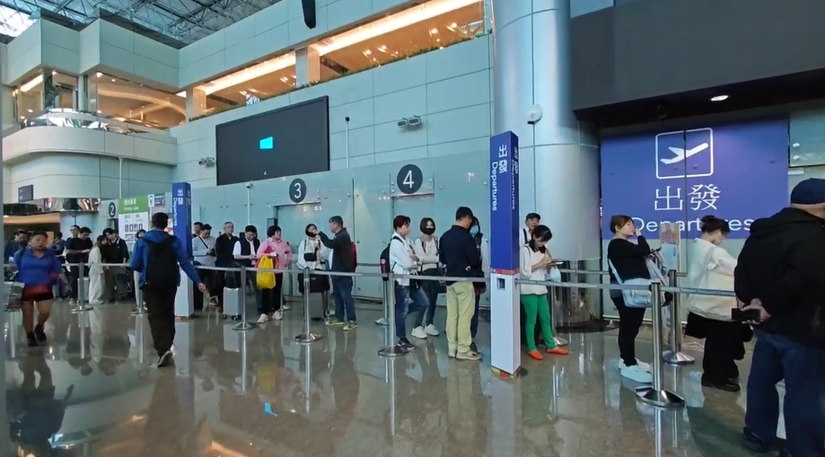 快新聞／桃機第二航廈停電「旅客卡原地」　事發原因曝光