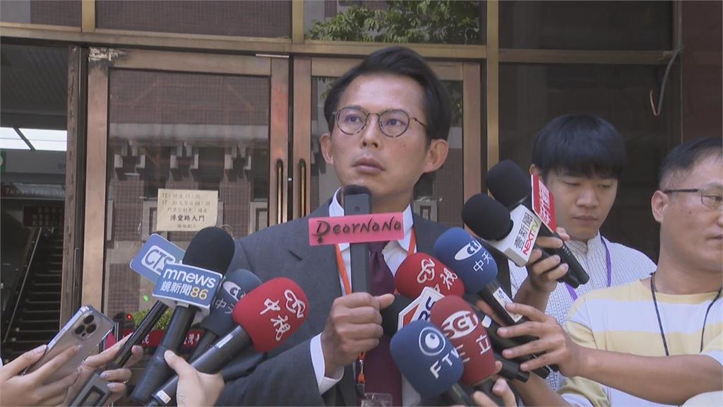快新聞/黃國昌庭外嗆法官 律師曝:代表柯文哲一審「大勢已去」