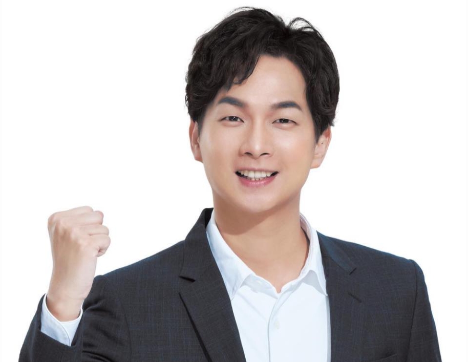 快新聞/四叉貓抓包陳宥丞戴智慧型眼鏡出庭 柯文哲假帳案恐遭「偷錄影」