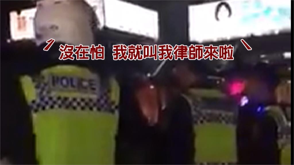 挑釁公權力！ 騎上人行道被警攔下還叫囂