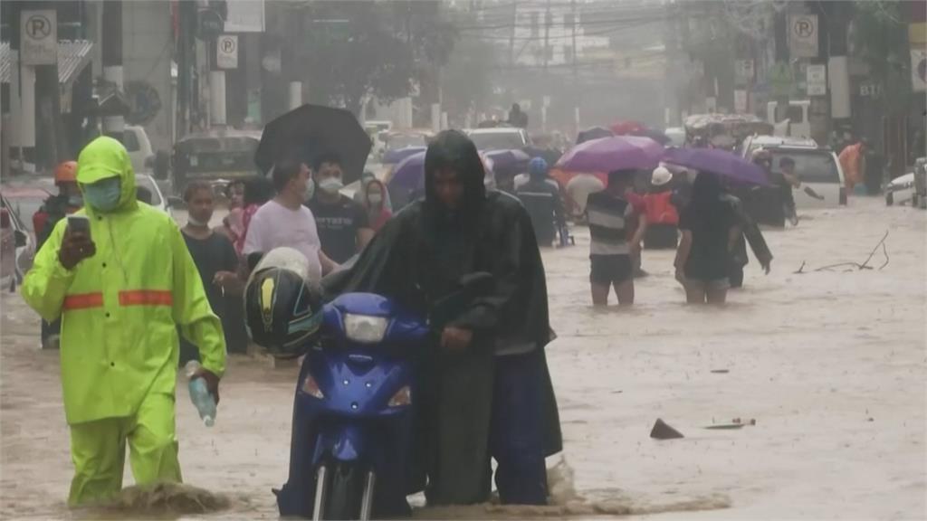 「梵高」颱風登陸菲律賓 馬尼拉成汪洋至少1死