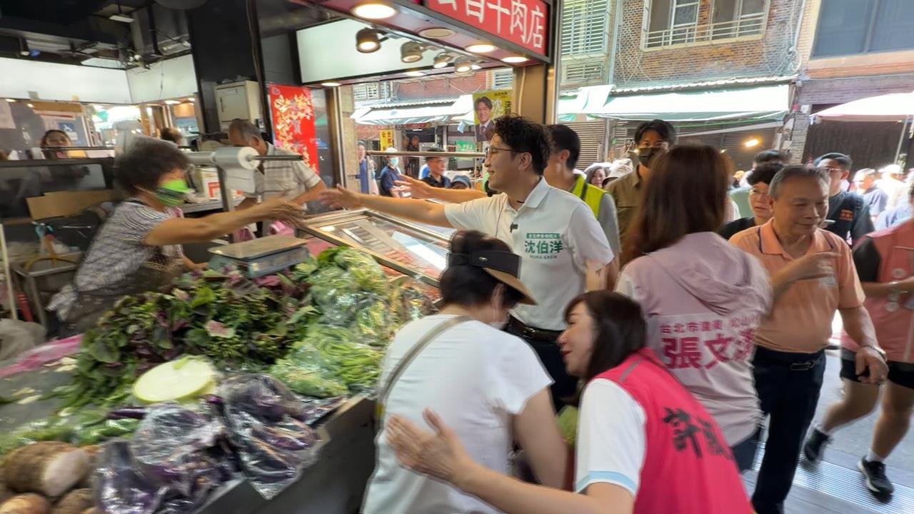 沈伯洋掃市場人氣旺！　力挺黃偉哲秀AI深偽　　打臉蔣萬安
