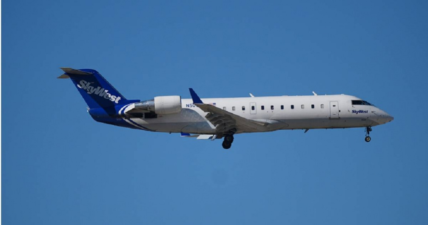 外面有人拼命砸門！美客機剛起飛就「遭遇劫機」嚇到折返　落地才知真相超尷尬