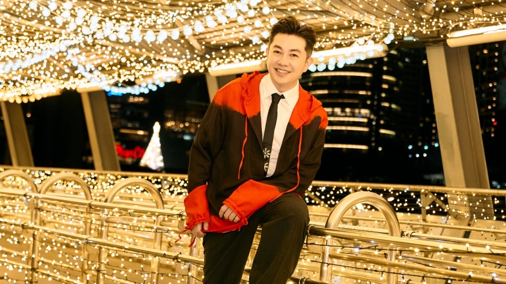 膠原蛋白睡衣當打歌服 !「台版瑪麗亞凱莉 」李明川搶當天后喊: 「膝蓋痛兩天! 」