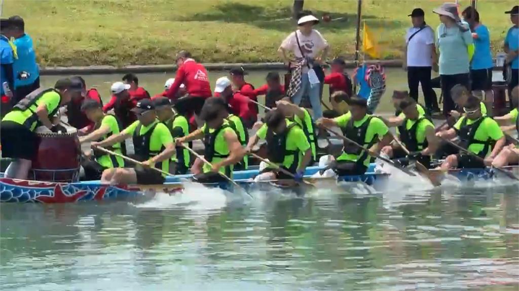 宜蘭冬山鄉龍舟賽！去年銀牌隊伍「兩度沉船」　選手質疑：河道淤積未清