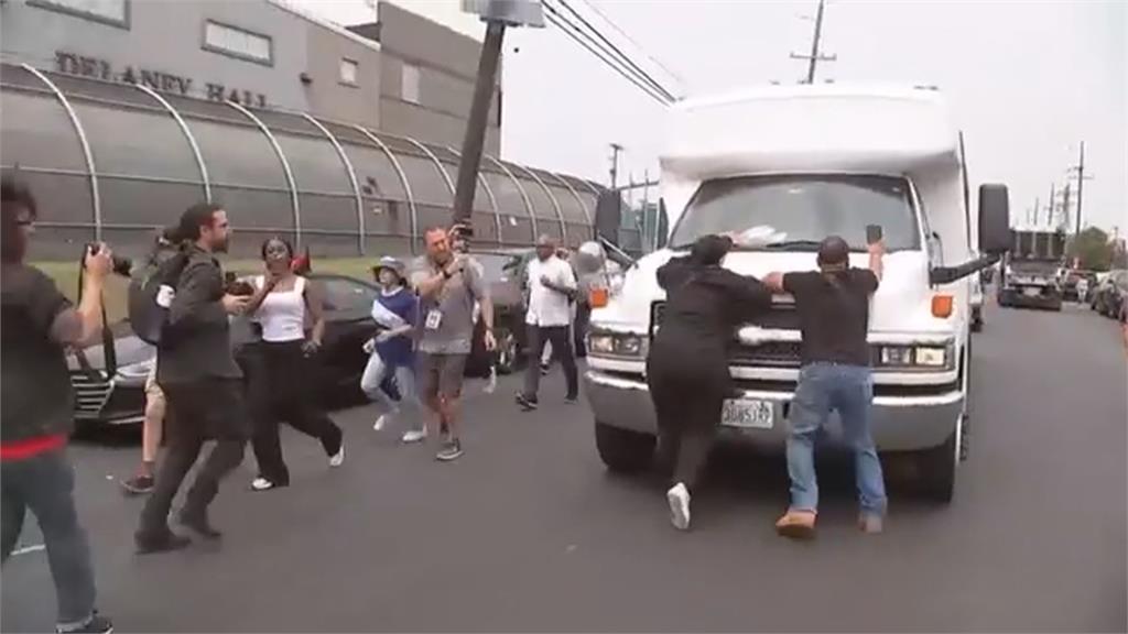 614閱兵全美多地號召「無王抗議」反川 陸戰隊首現洛城街頭