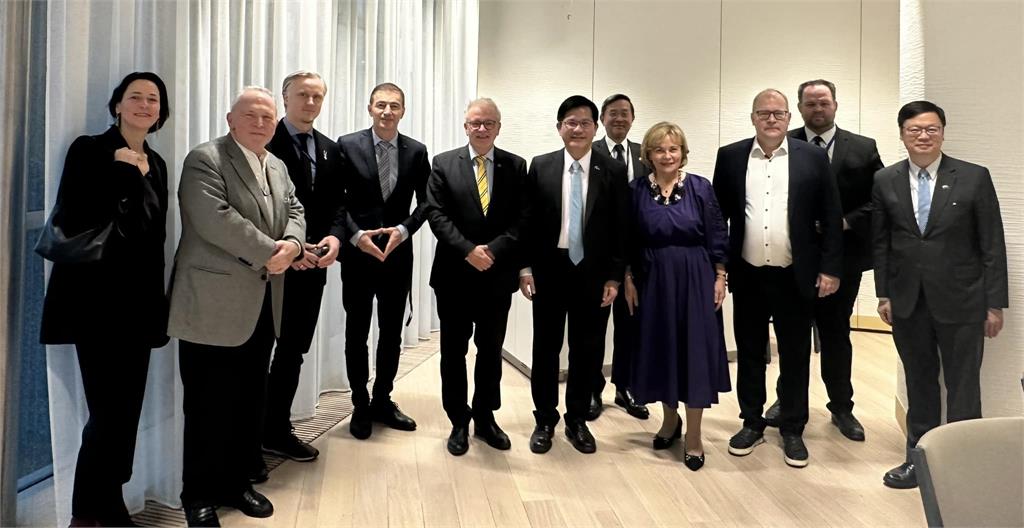 林佳龍首度訪歐 比利時國會及歐洲議會議員熱情歡迎