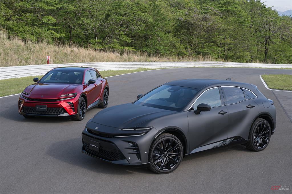 Toyota 中期改款 Crown 雙車系 157 萬起，攜 Toyota Premium 服務在台上市