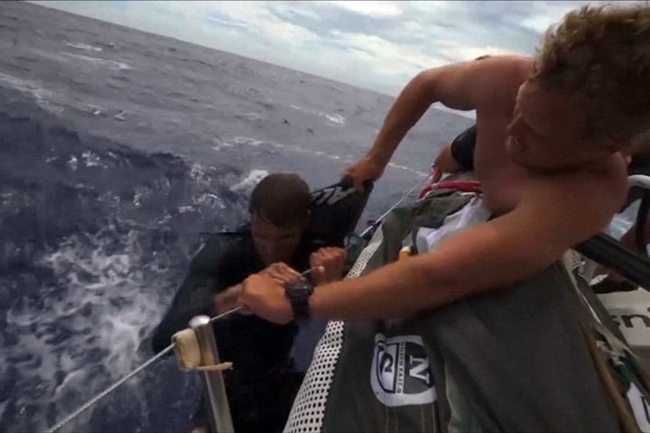 環球帆船賽第四站 船員落海驚險救援