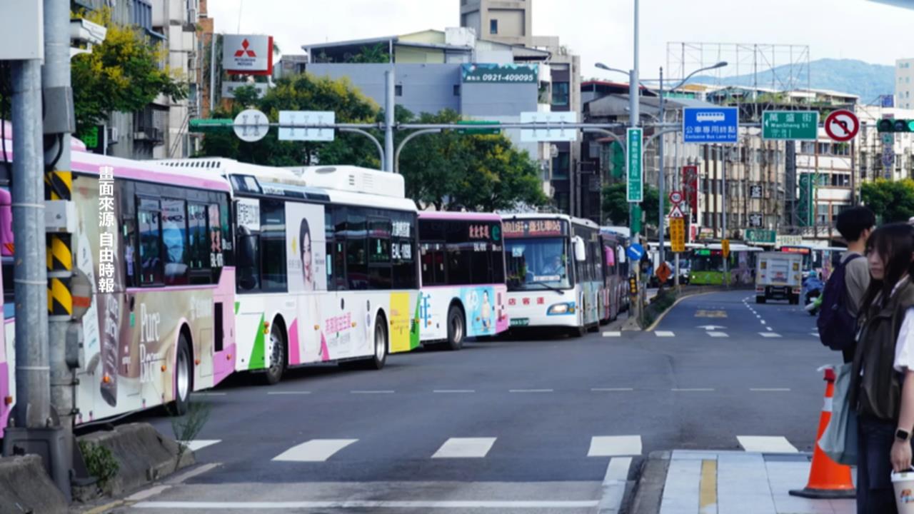 公館圓環不塞車破功怨聲連連　徐巧芯嗆：不是塞車是等紅燈