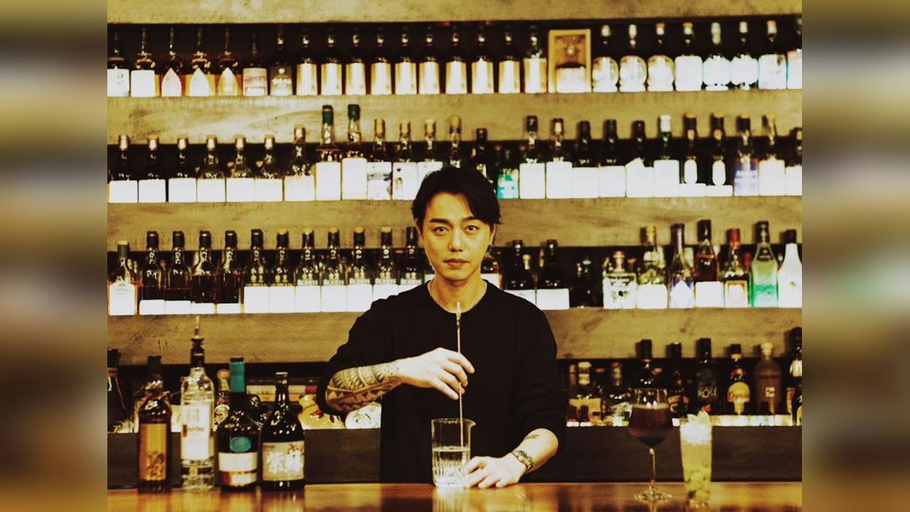 快新聞／aMEI帶男友Sam回家了！一杯酒牽起15年緣分　一踏上台東就被黏住