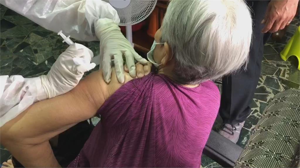 90歲以上將開放「到宅打疫苗」　專家籲納入罕病、攜呼吸器民眾