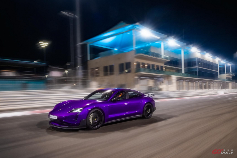 Porsche Taycan Turbo GT 於美國 Road Atlanta / 阿布達比 Yas Marina 賽道再傳捷報！